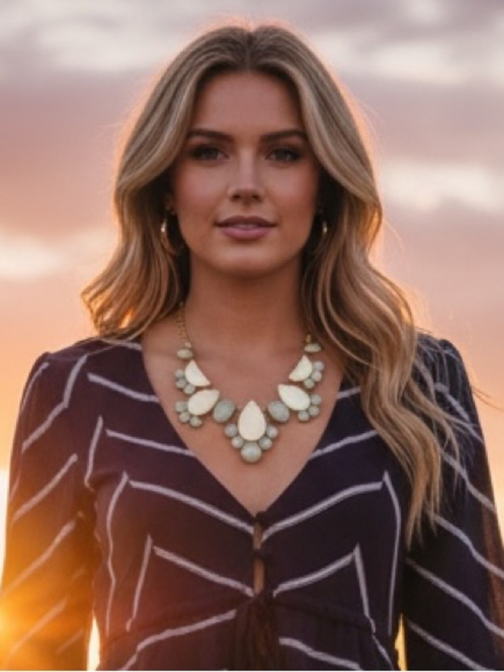 ♠️Kate Spade Gold and Cream Teardrop Necklace. Gently worn. - Picture 4 of 11